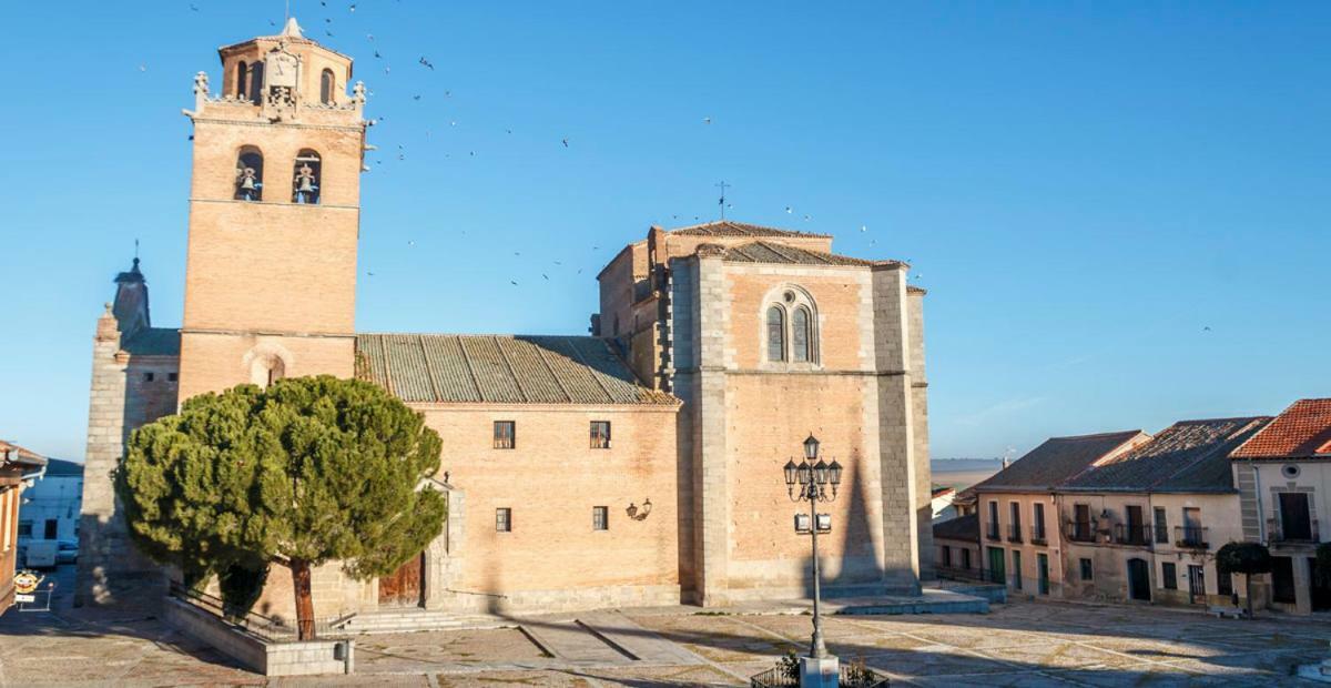فيلا Casa Turistica El Navego Martin Munoz de las Posadas المظهر الخارجي الصورة